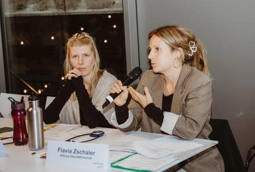 Daniëlle Rogger und Flavia Zschaler von Natur & Wirtschaft entwickeln zusammen mit JardinSuisse ein Naturgarten-Zertifikat.